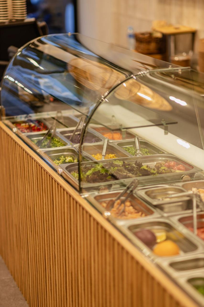 The fresh ingredient line at Poke Bar Vake